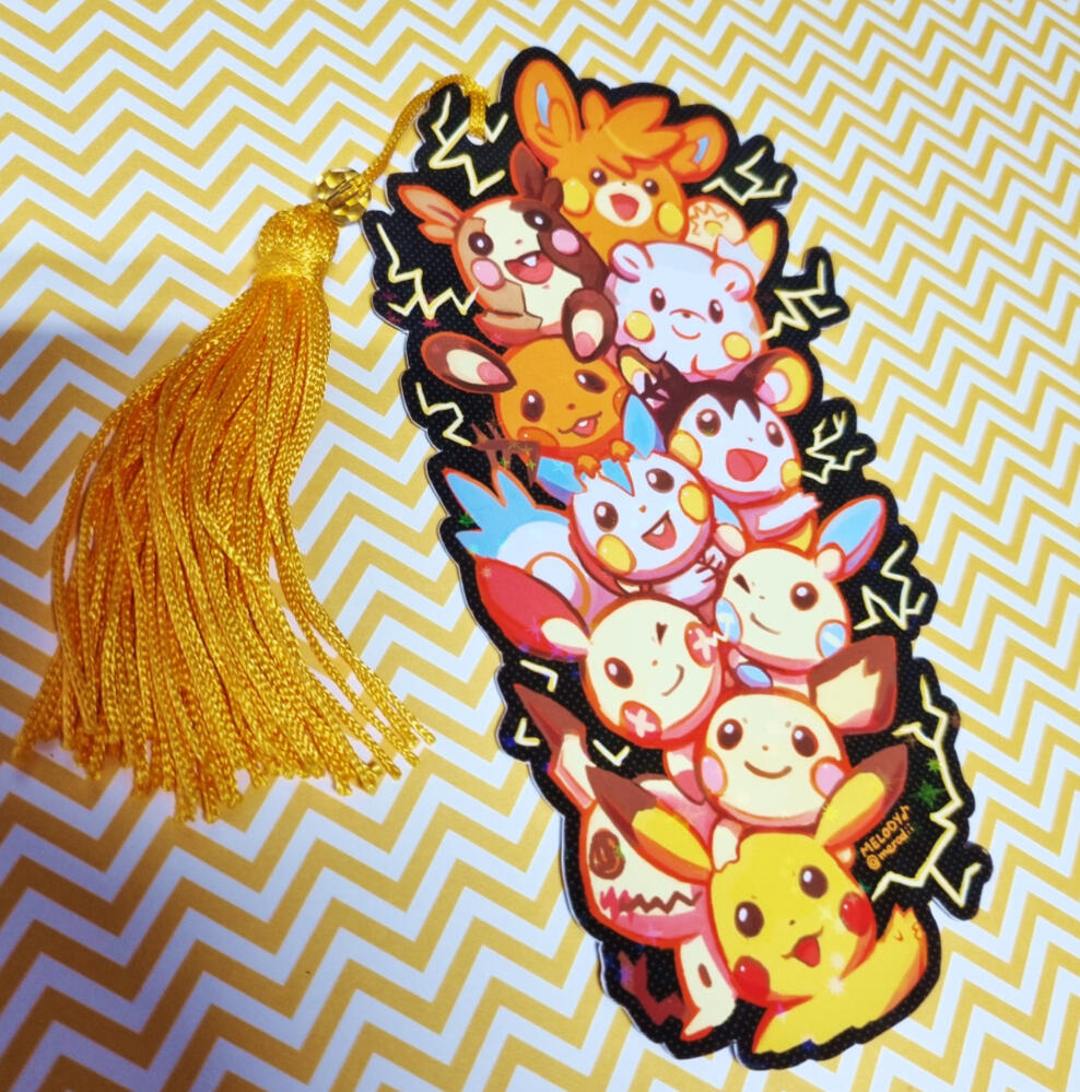 Em papel 300g, lamin. estrelas, branco ou preto. [Preto na foto]